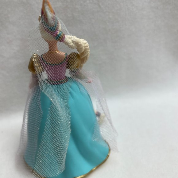 Barbie Hallmark Ornaments - Set of 3. - Picture 4 of 14